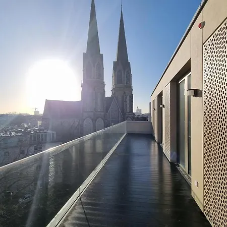 Fourty Three Luxury Serviced Apartments Düsseldorf Exterior photo The Skywalk
