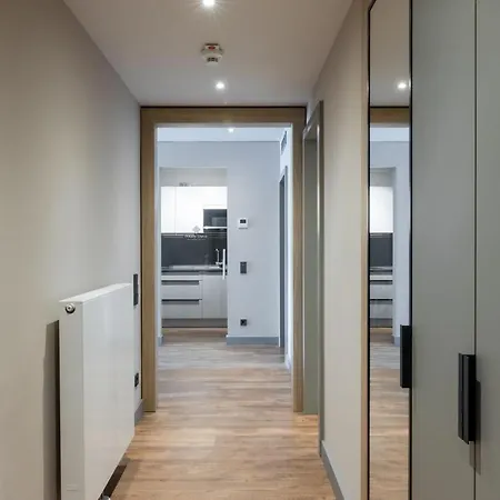 Fourty Three Luxury Serviced Apartments Düsseldorf Exterior photo A corridor in a modern apartment