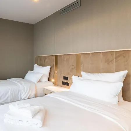 Fourty Three Luxury Serviced Apartments Düsseldorf Exterior photo A room at the hotel