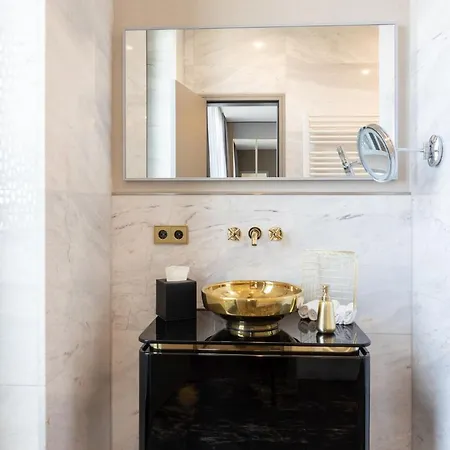 Fourty Three Luxury Serviced Apartments Düsseldorf Exterior photo Bathroom