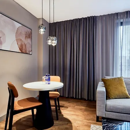 Fourty Three Luxury Serviced Apartments Düsseldorf Exterior photo A suite at the hotel